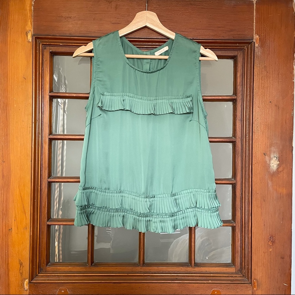 TULLE (brand) BOUTIQUE BOUGHT SLEEVELESS BLOUSE